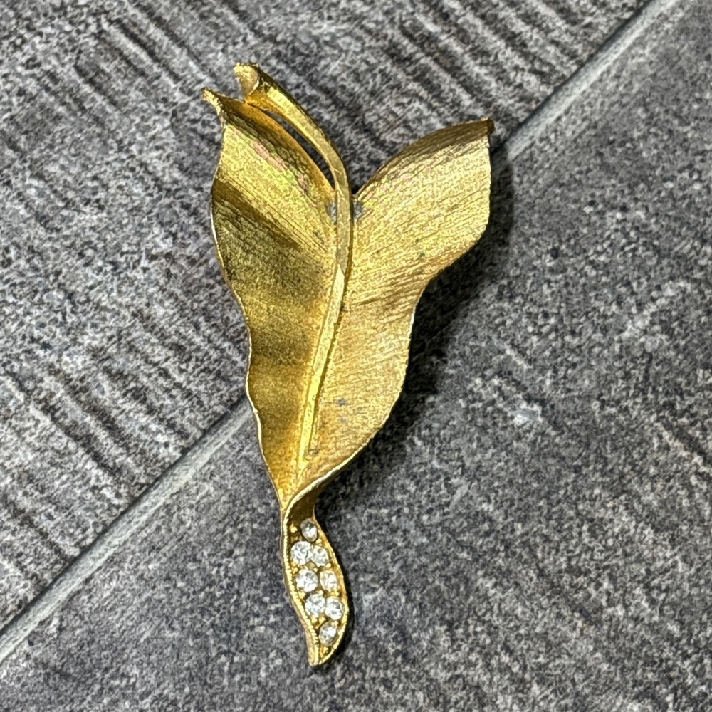 Vintage Mamselle Gold Tone Leaf Brooch Rhinestone Signed Mid Century Jewelry